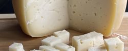 Consumo de queso en ensaladas permite mantener aporte nutricional sin alterar beneficios biológicos